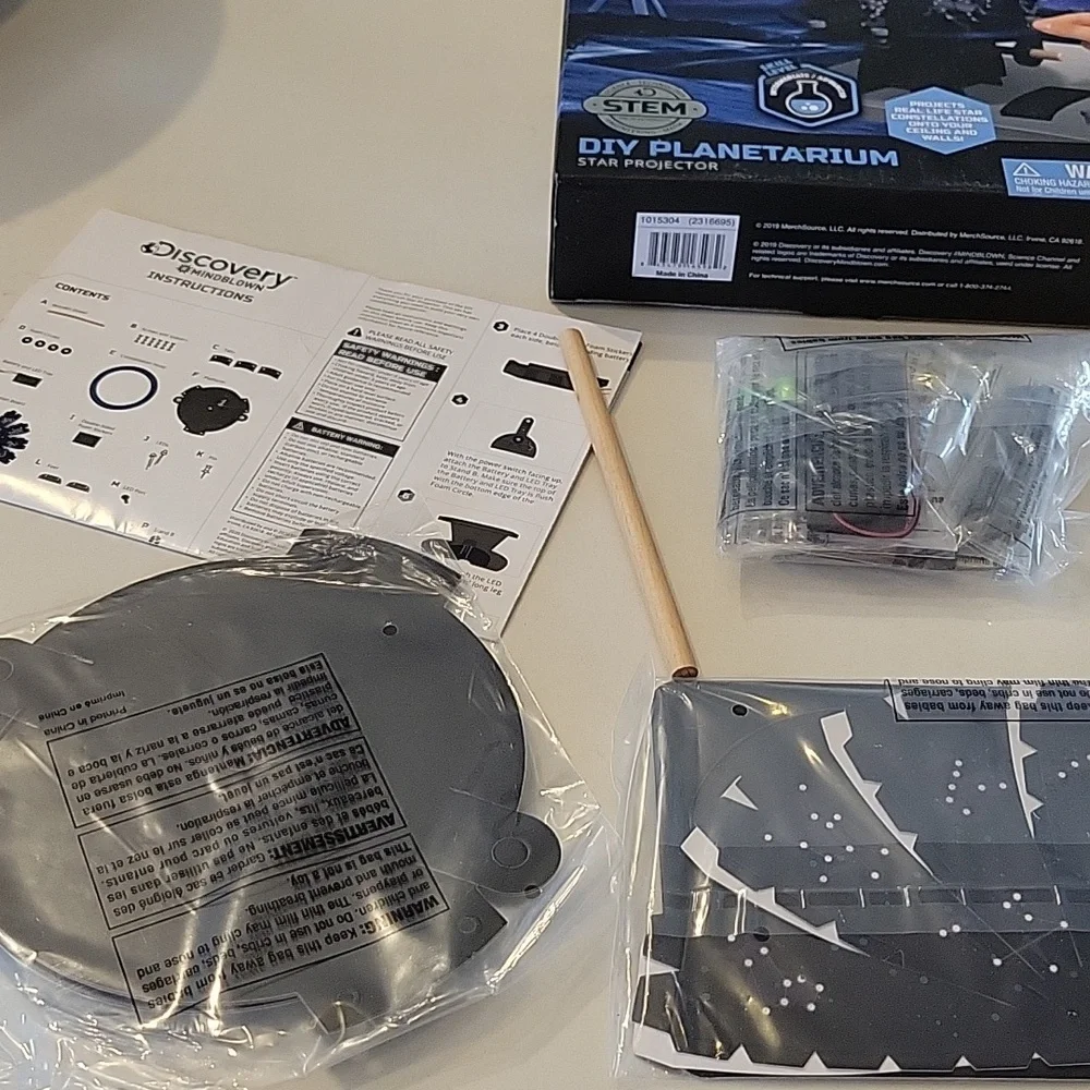 New Discovery DIY Planetarium Star Projector Set